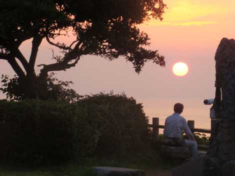 良寛と夕日の丘公園の画像