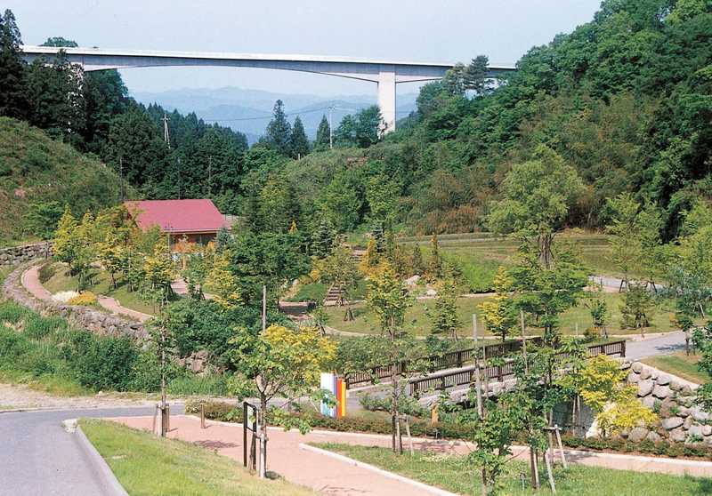 伯耆町別所川渓流植物園の画像