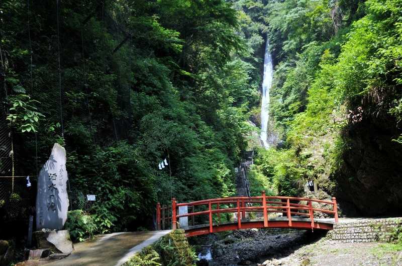 洒水の滝の画像