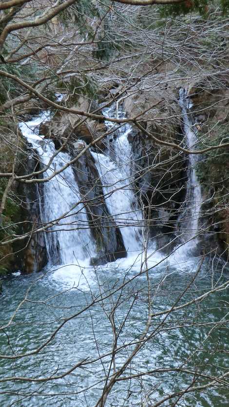 三筋の滝 湖東 湖南 峡谷 沢 滝 谷等名 の施設情報 いつもnavi