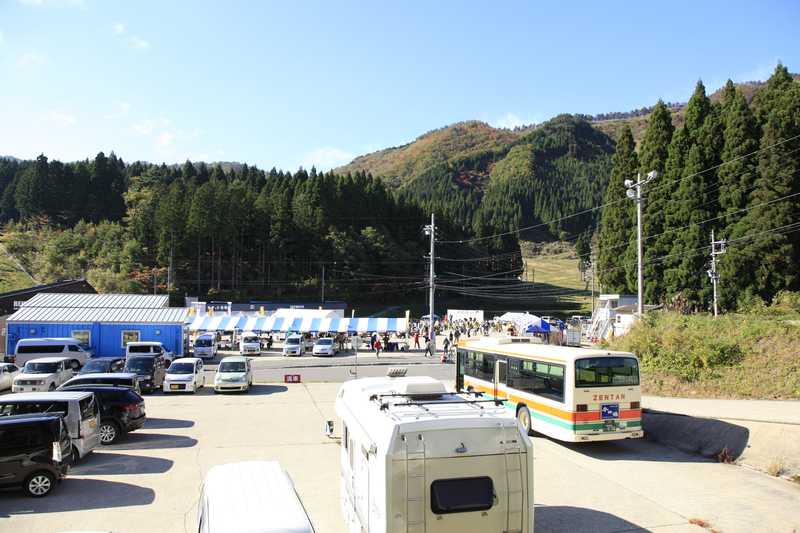 ハチ北高原スキー場駐車場の画像