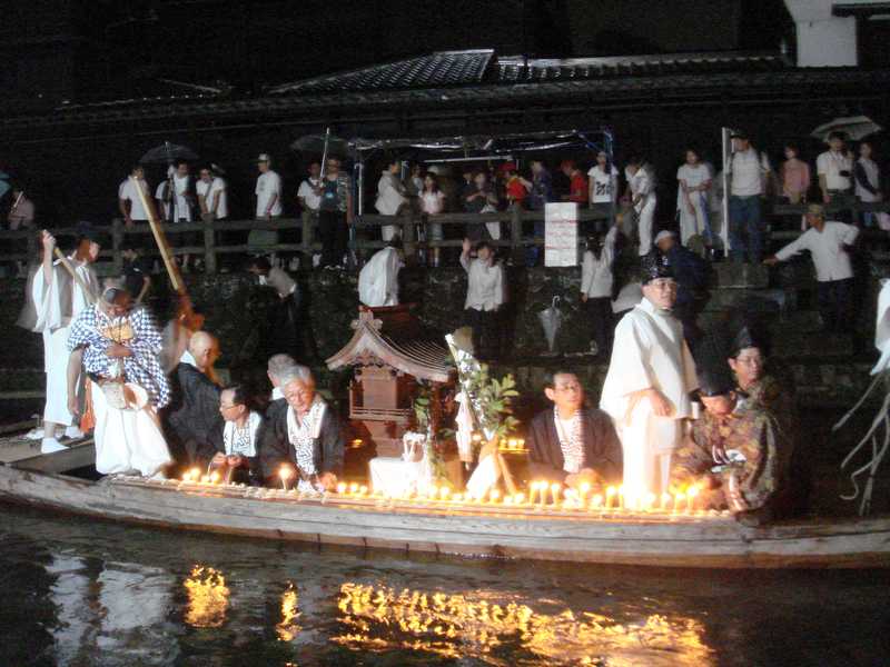 百八灯流しの画像