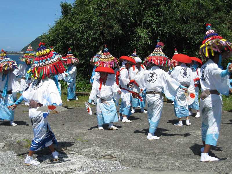 シットロト踊の画像