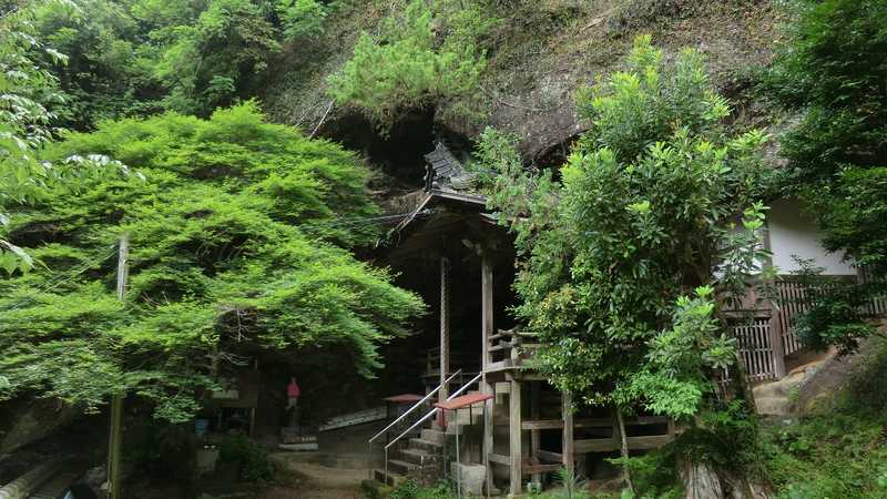 岩屋観音の画像