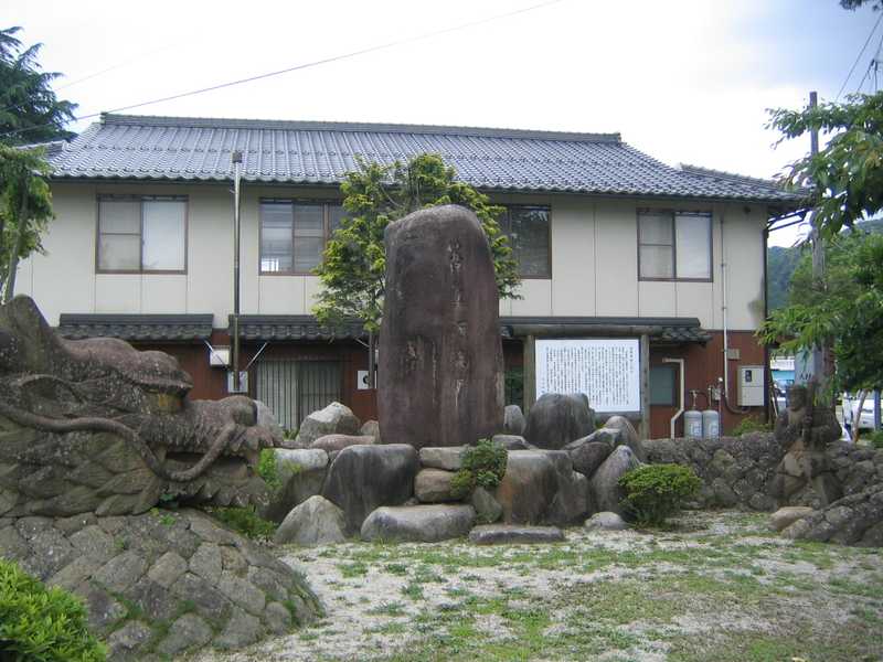 斐伊川堤防桜並木の画像