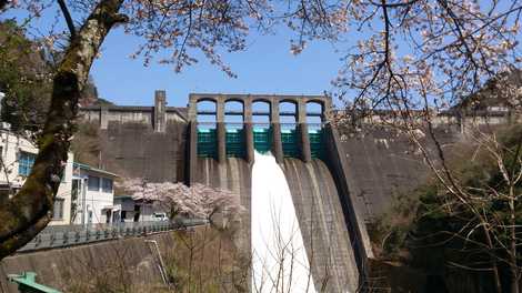 丸山ダムの画像