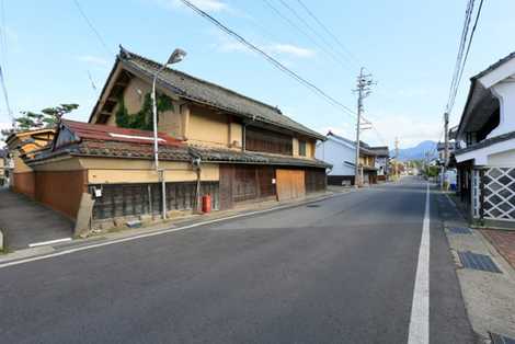 重要伝統的建造物群保存地区「稲荷山」の画像