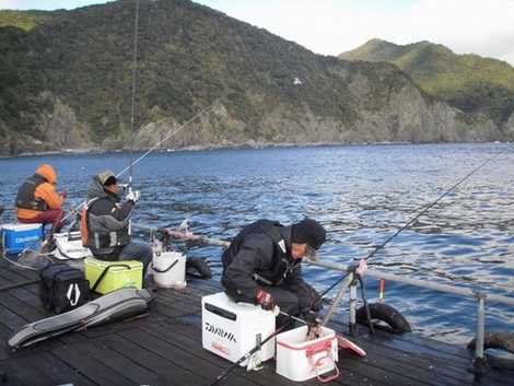 鈴釣りイカダの画像