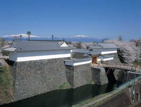 山形城跡二の丸東大手門の画像