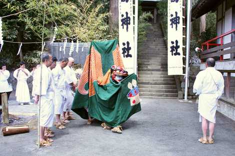 仙石原湯立獅子舞の画像