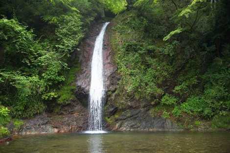 秩父華厳の滝の画像