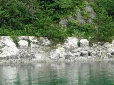 鼻ぐり岩の画像