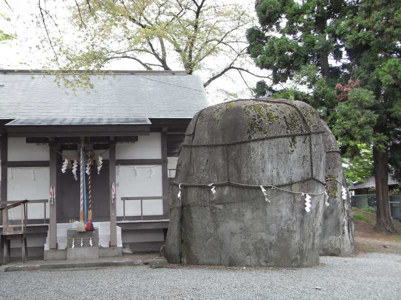 三ツ石神社の画像