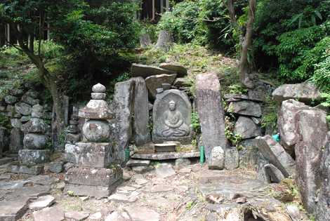 日神石仏群 日神石仏群の画像