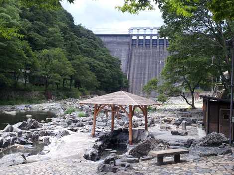 露天風呂砂湯（湯原温泉）の画像